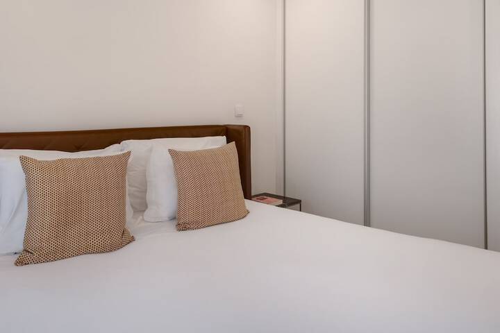 Room 3 of 51