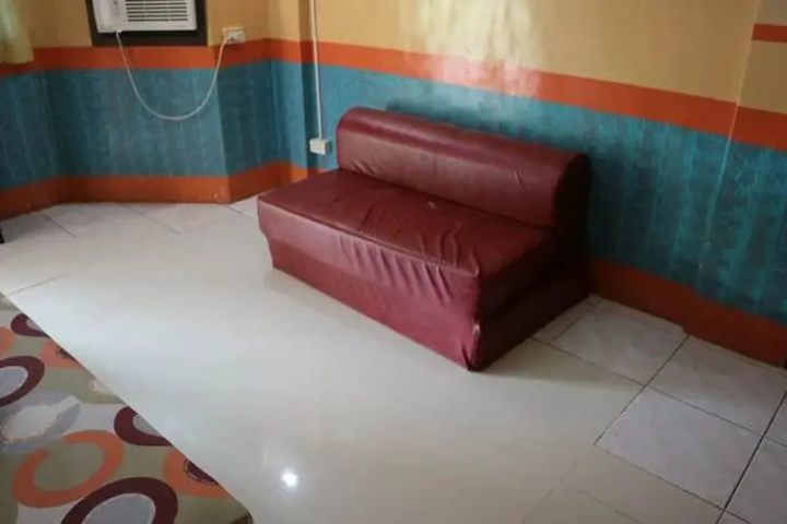 Room 10 of 27