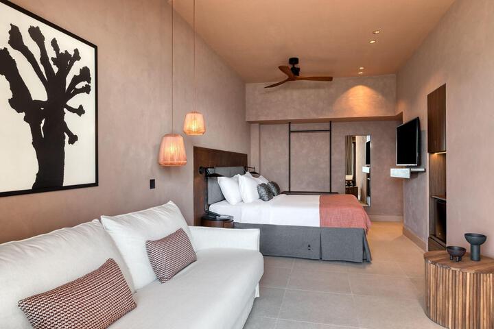Room 33 of 265
