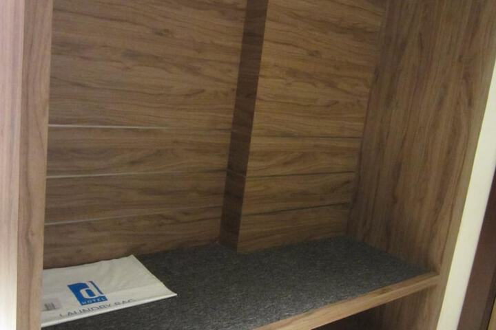 Room 13 of 39