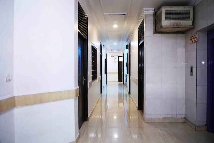 Ballroom/Hall 38 of 39