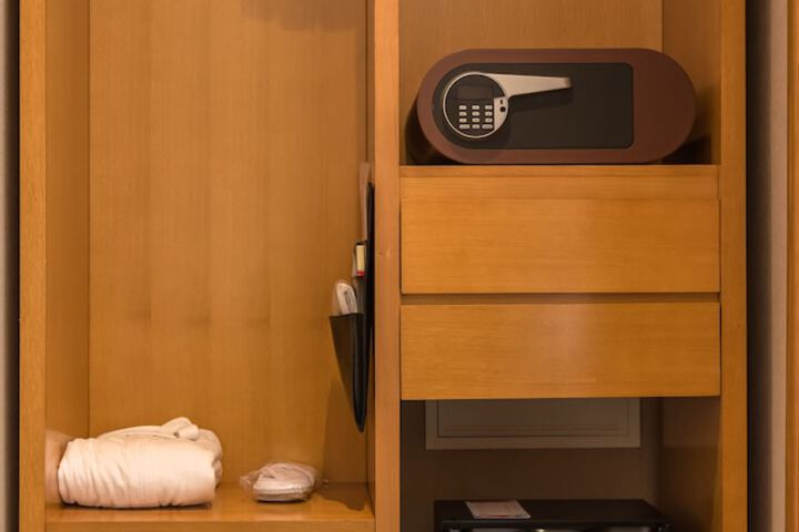 Room 3 of 63