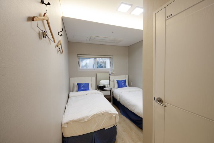 Room 18 of 108