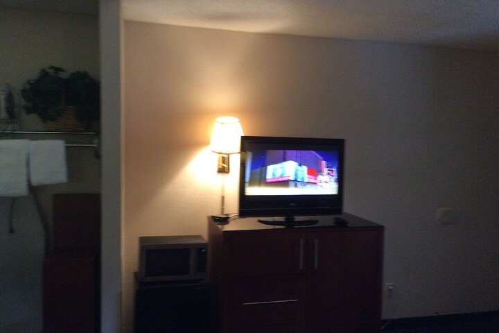 Room 11 of 35