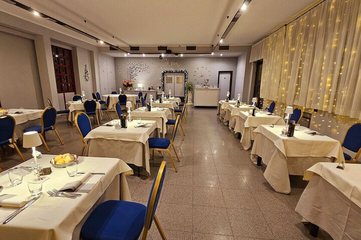 Dining 10 of 28