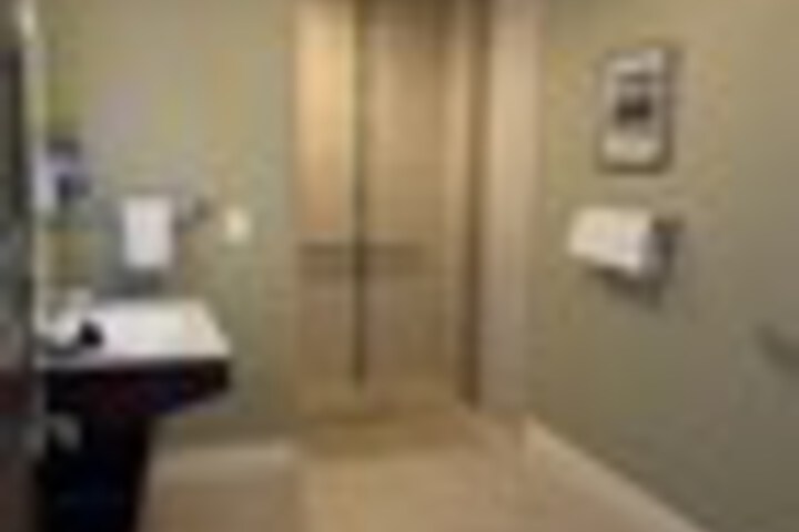 Room 194 of 285