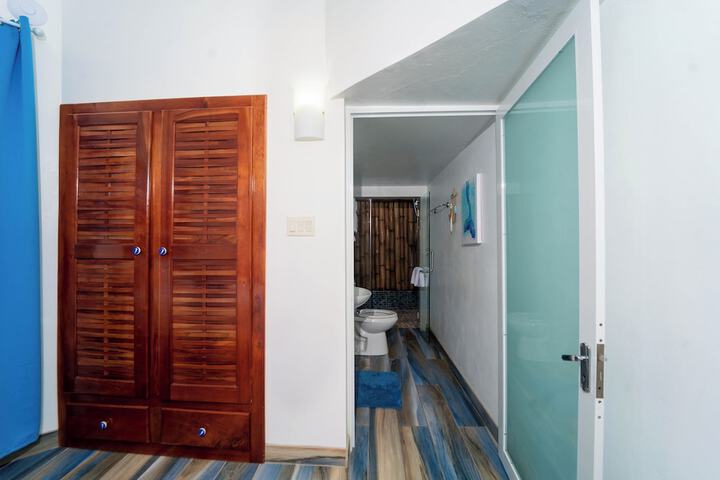 Room 12 of 70