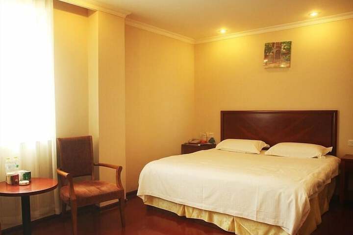 Room 10 of 20