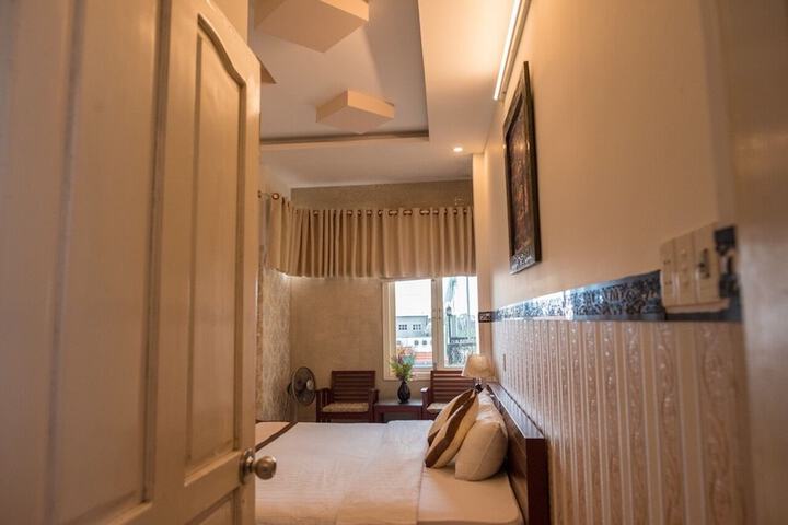 Room 15 of 153
