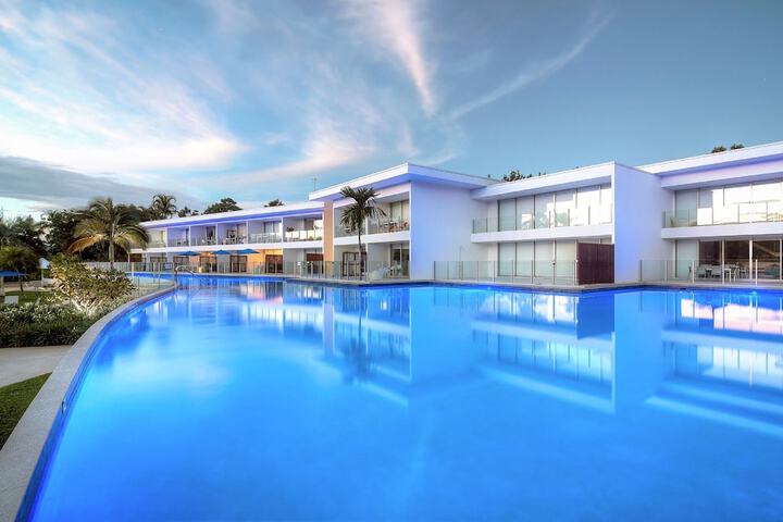 Pool 130 of 135
