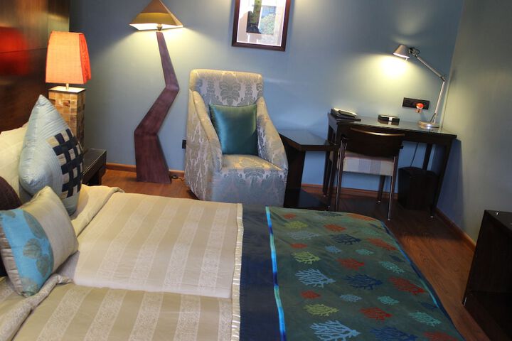 Room 13 of 36