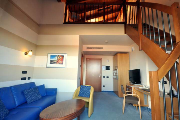 Room 15 of 30