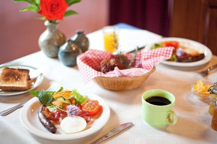 Breakfast/Coffee Service 62 of 98