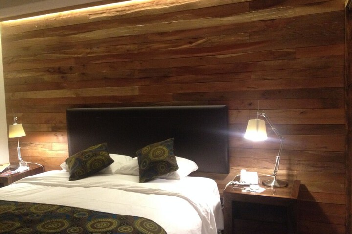 Room 10 of 42