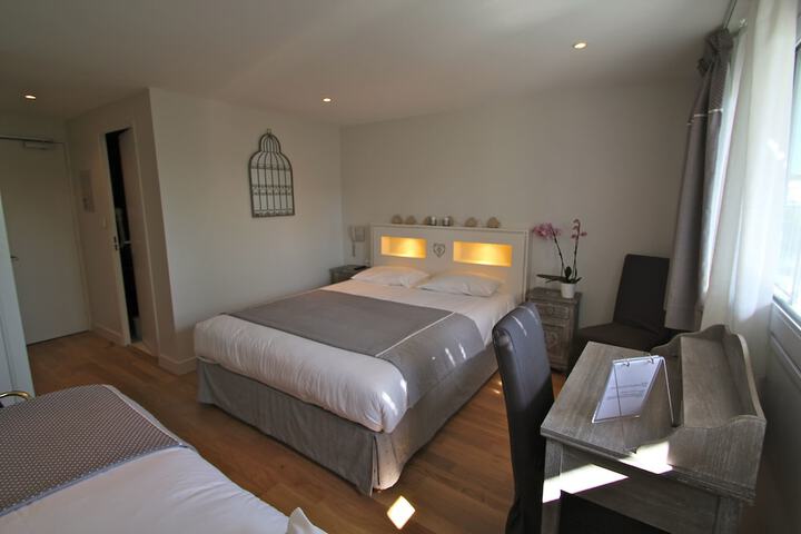 Room 5 of 75
