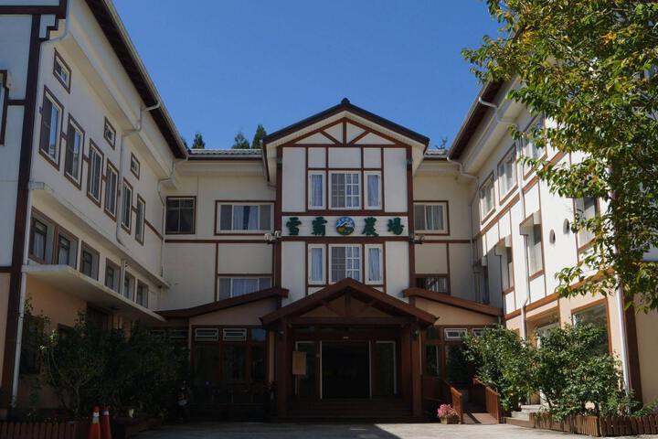 Hotel Entry