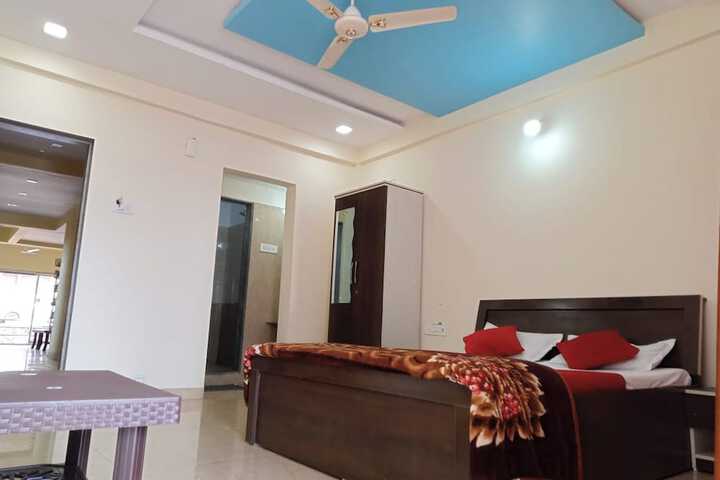 Room 3 of 33