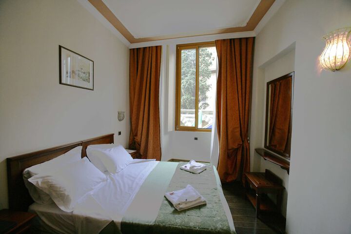 Room 35 of 98