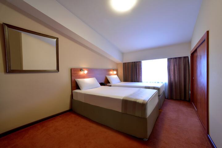 Room 18 of 60