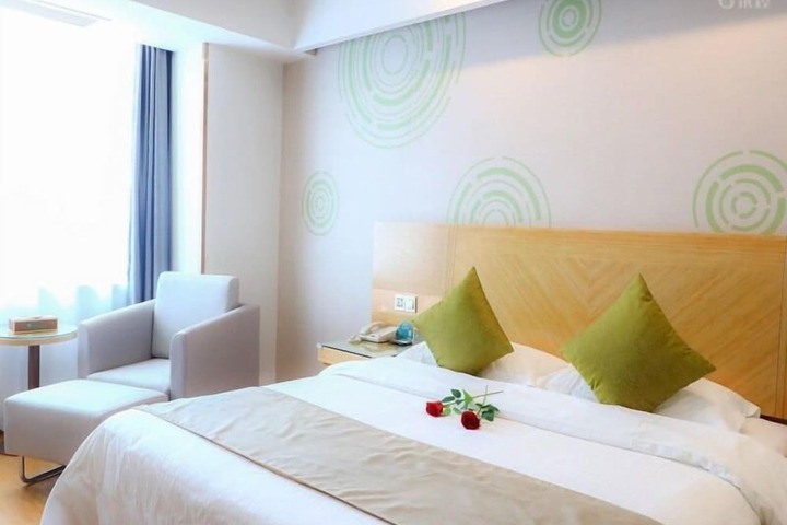 Room 13 of 38