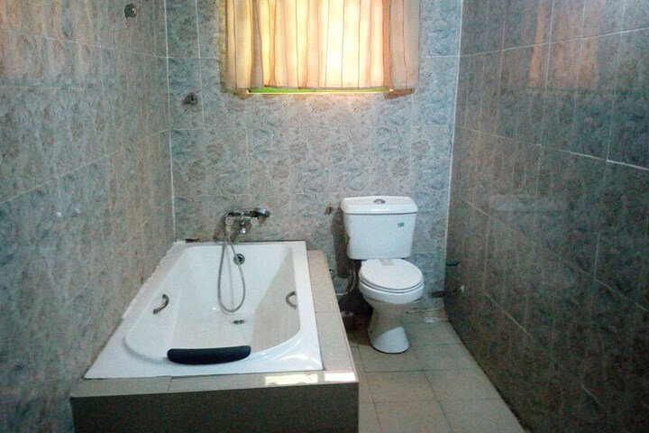 Room 12 of 20