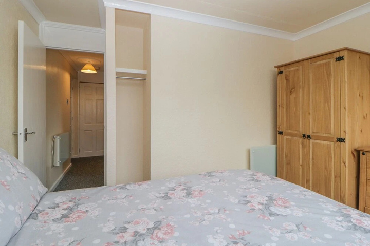 Room 4 of 14