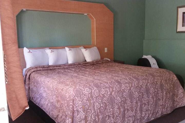 Room 13 of 52