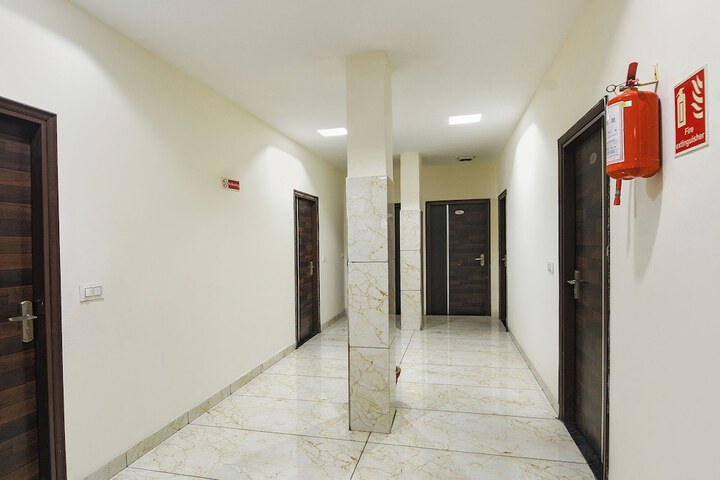 Hotel Interior 4 of 29