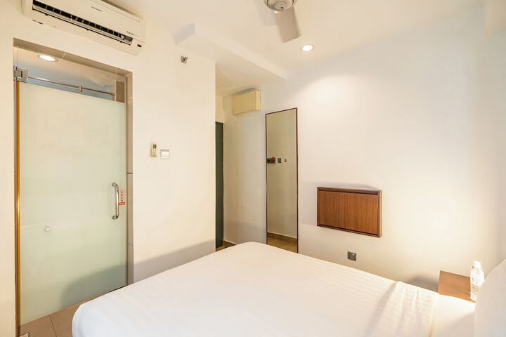 Room 15 of 40