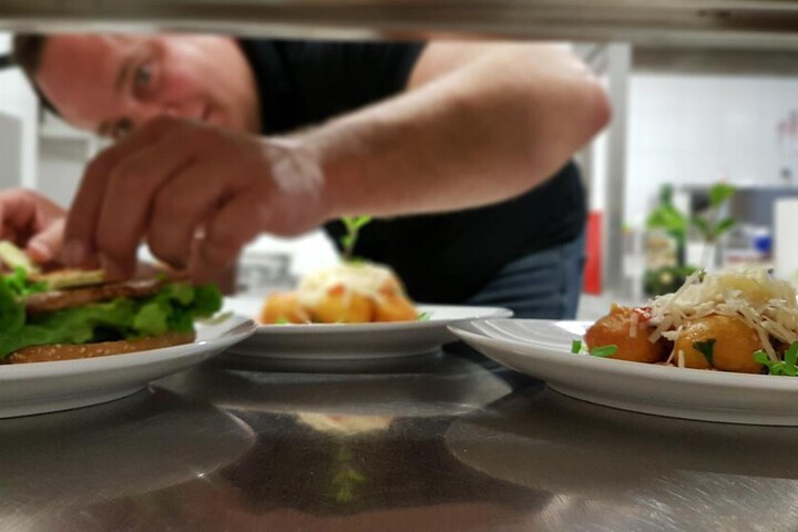 Dining 36 of 50