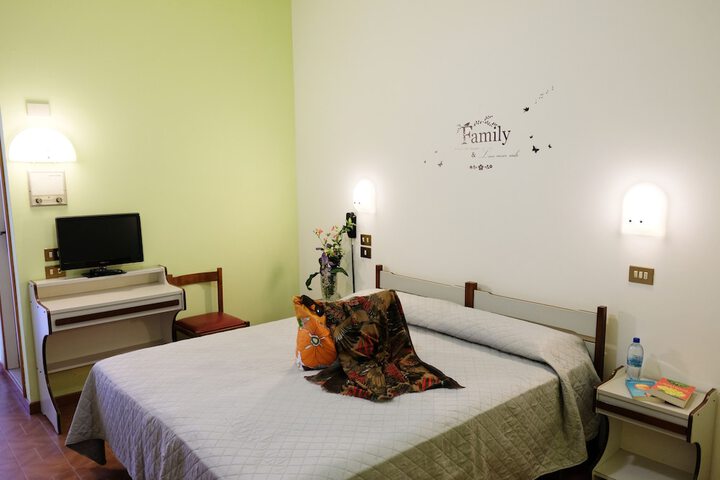 Room 4 of 22