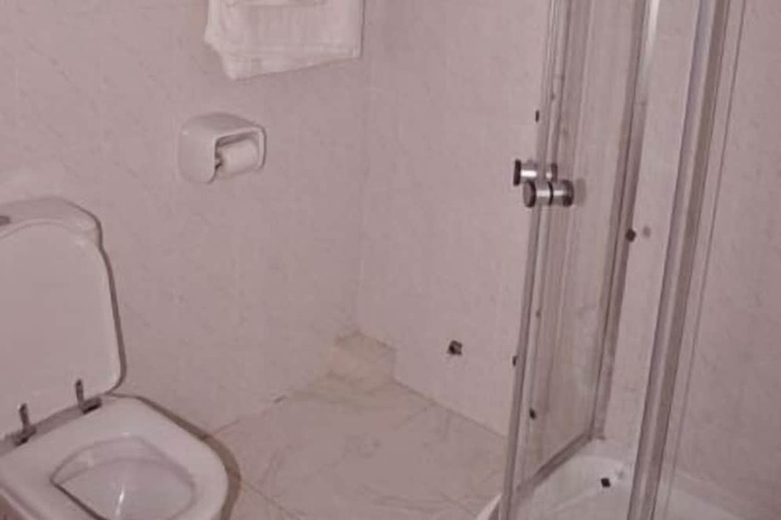 Room 7 of 13