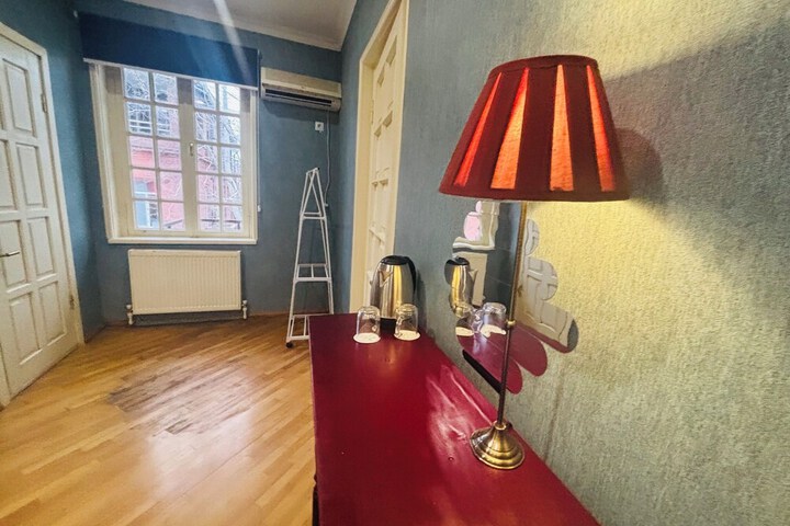 Room 46 of 96