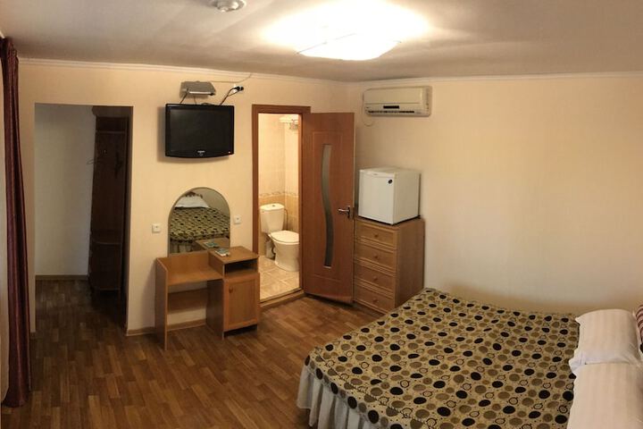 Room 8 of 26