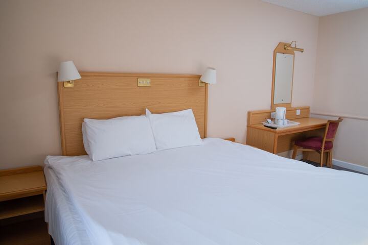 Room 12 of 89