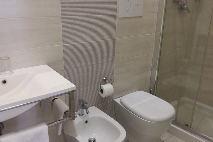 Room 44 of 69