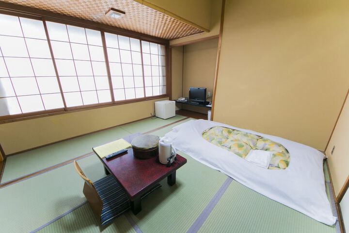 Room 6 of 60
