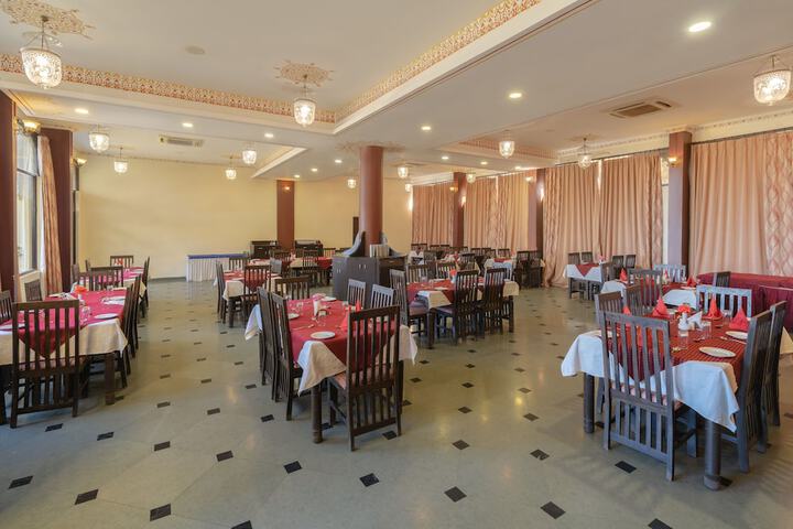 Dining 42 of 64