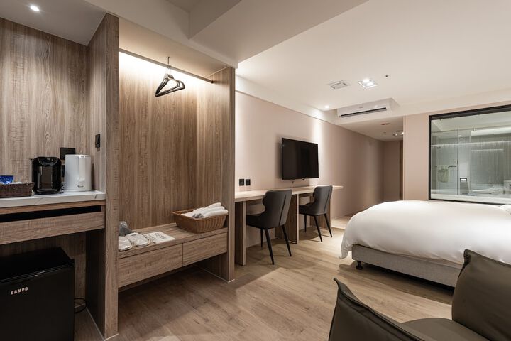 Room 70 of 145