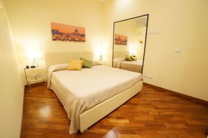 Room 16 of 28