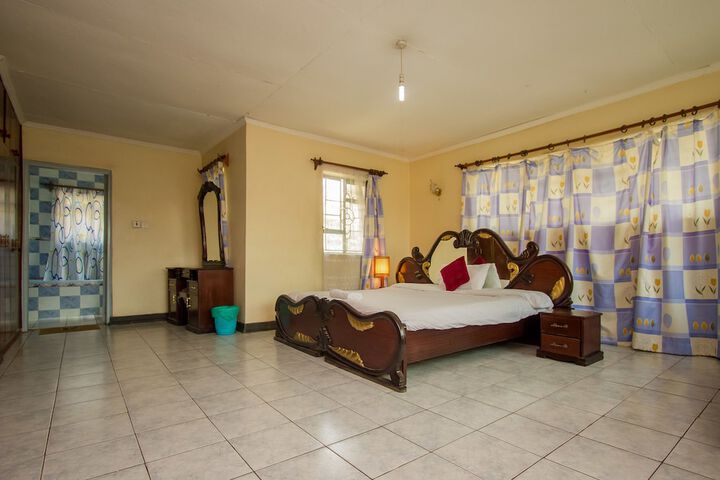 Room 17 of 48
