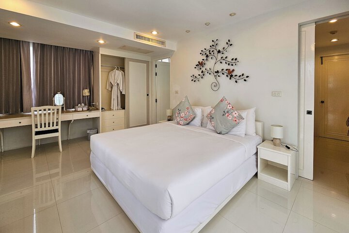 Room 10 of 51