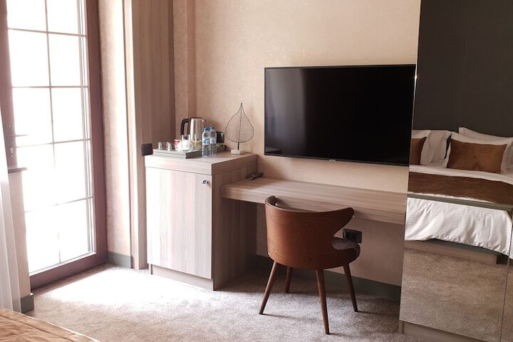 Room 30 of 80