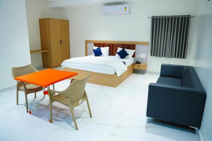 Room 4 of 11