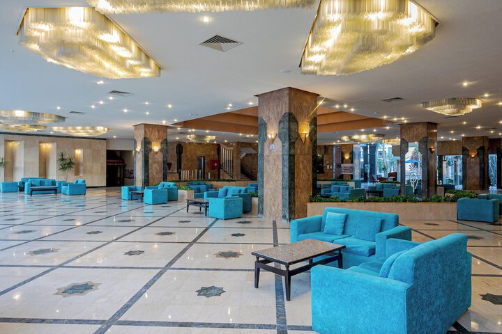 Entrance & Lobby