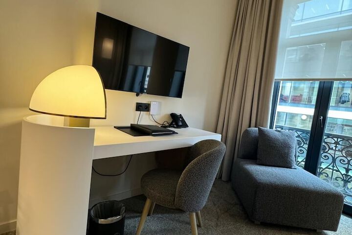 Room 57 of 105