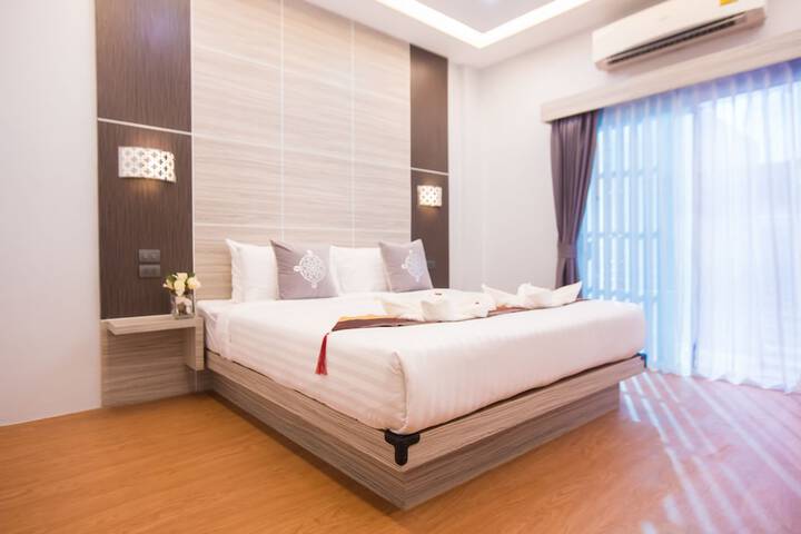 Room 5 of 83