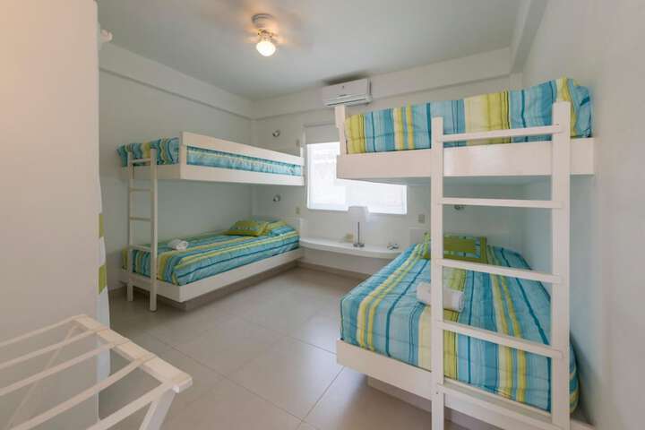 Room 7 of 40
