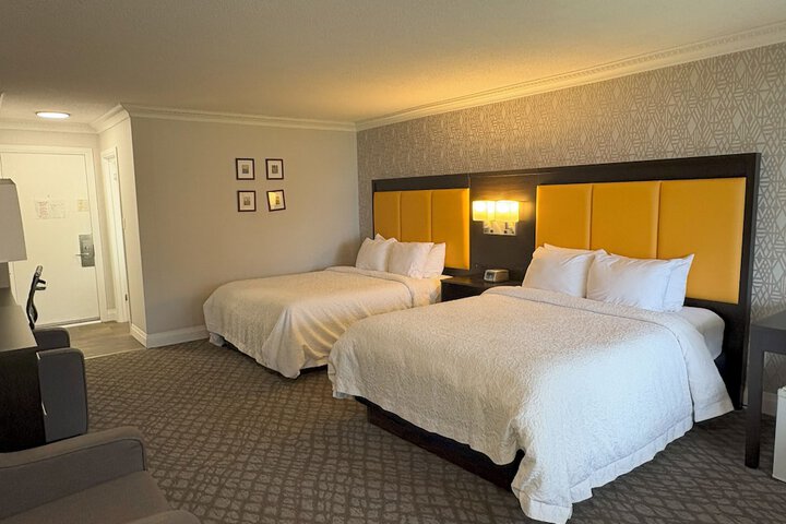Room 53 of 124