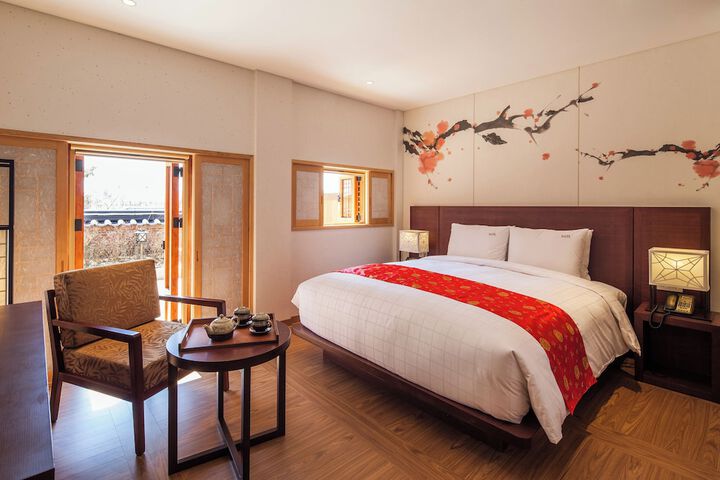 Room 12 of 26